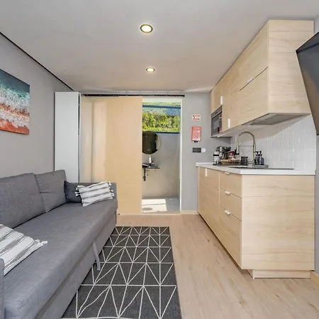 Modernes Studio- Terrasse Mit Meerblick Und Zugang Zur Brandung By Interhome São Vicente